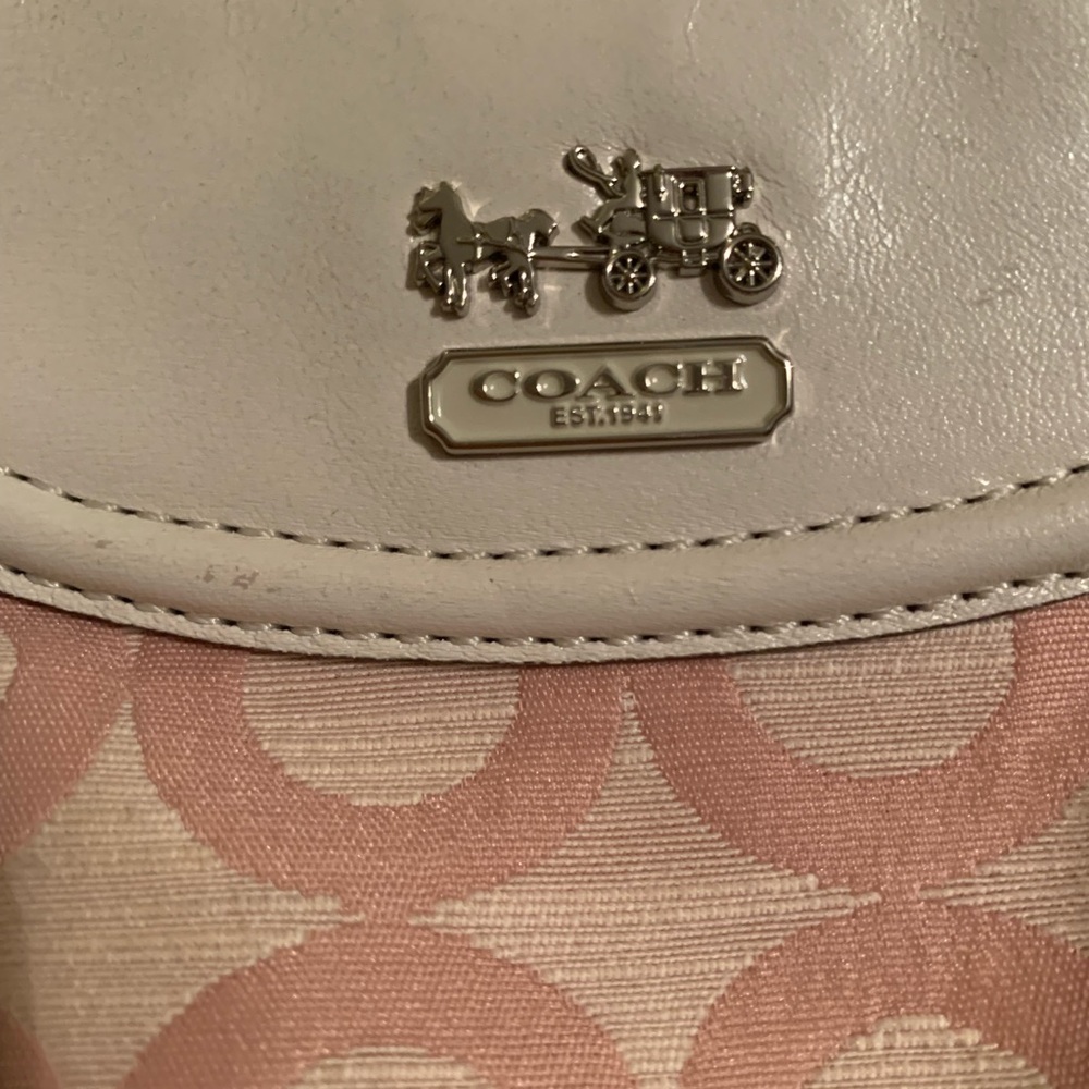 Adorable and rare coach purse!!!